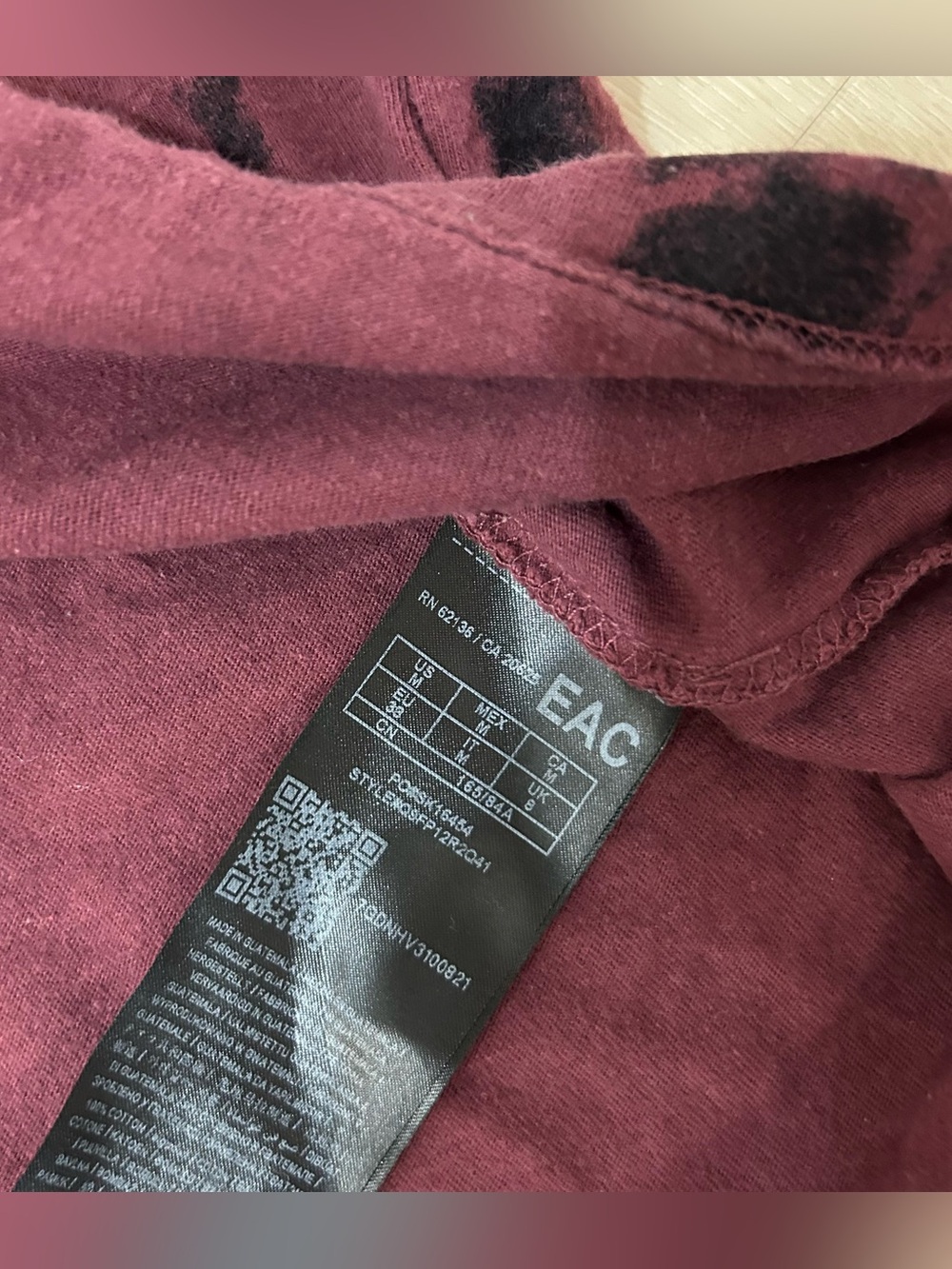 GUESS Tee bundle (US M) - Picture 3 of 4